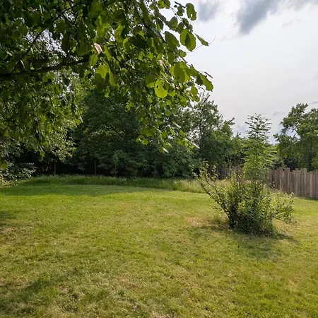 Ferme De La Cheveche & Jacuzzi Namur Дом отдыха *