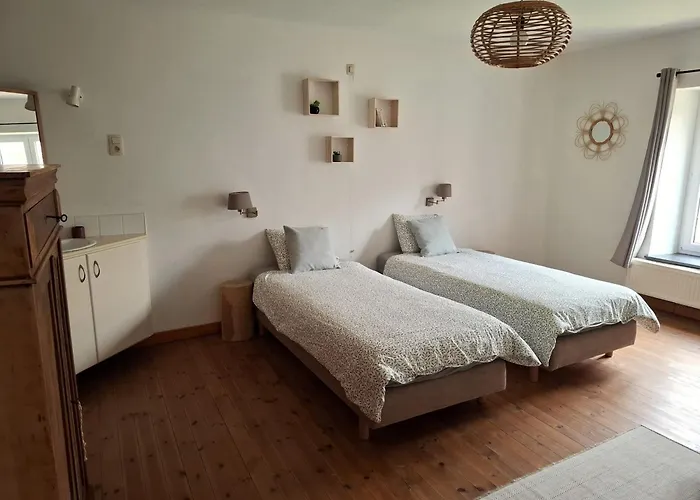 Ferme De La Chevêche&jacuzzi Namur Casa de Férias *